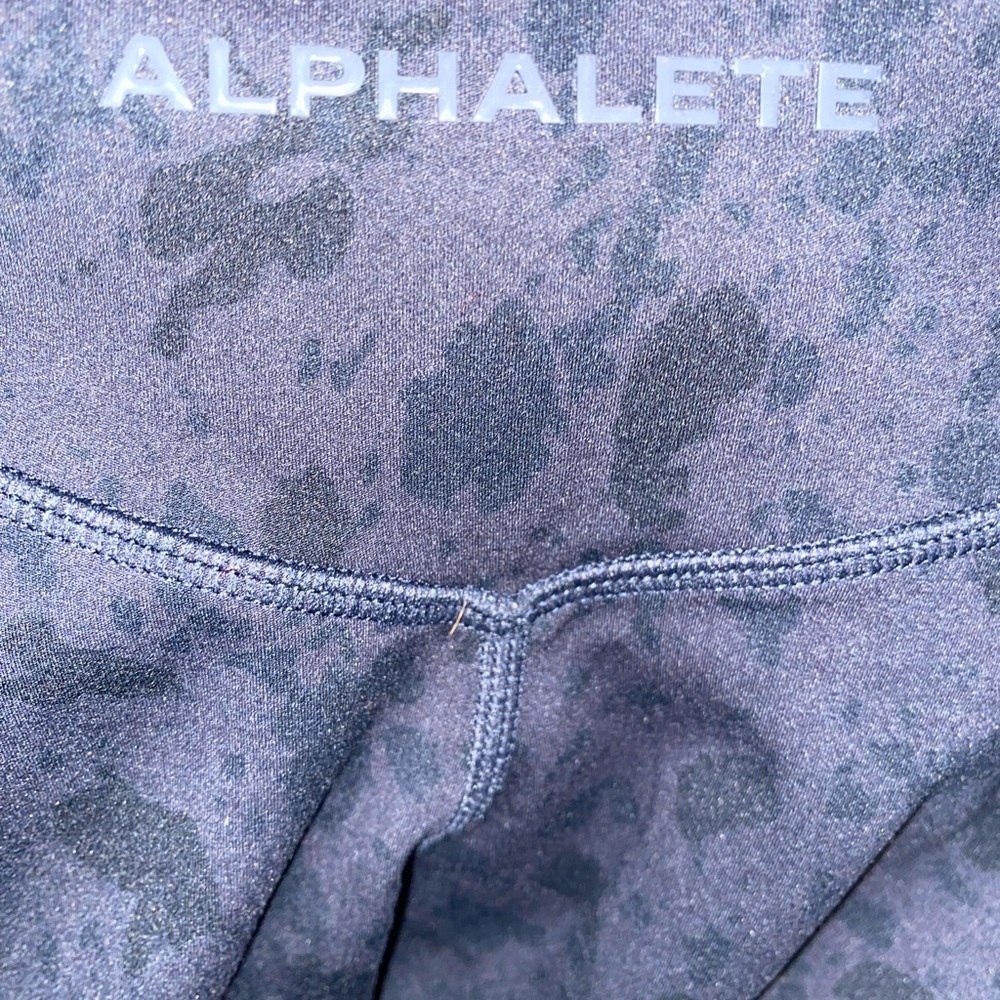 Alphalete Black Leggings Criss Cross Waistband‎ Animal Print Size Small - Picture 2 of 7